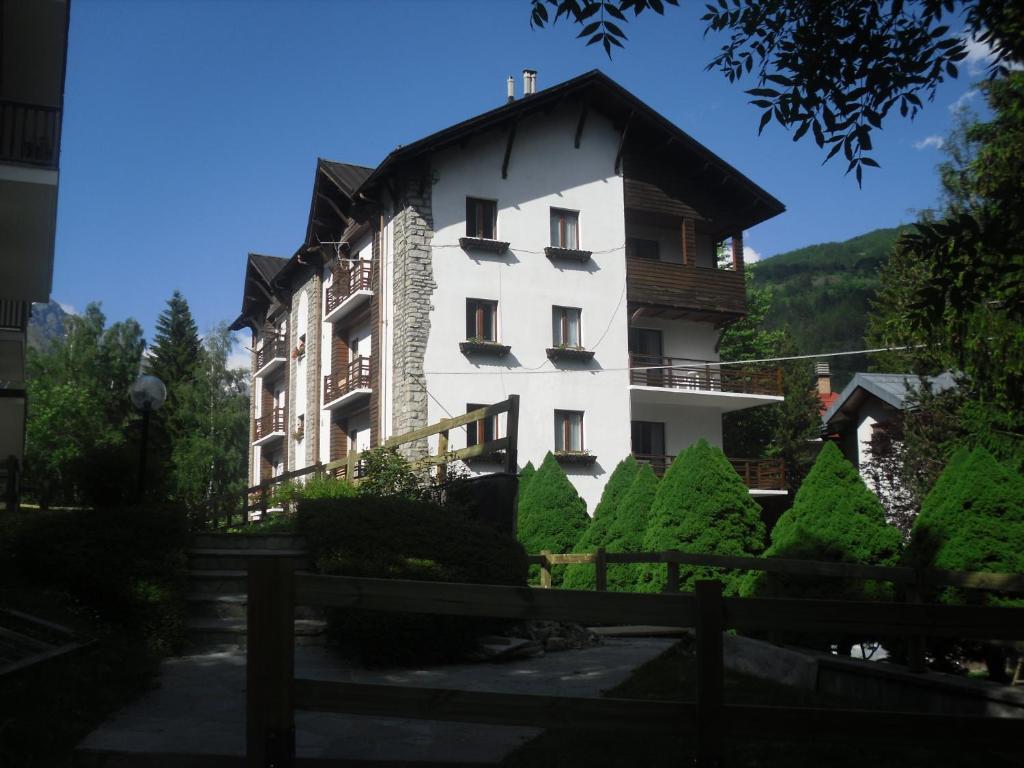 Pensione Bianca Bardonecchia Exterior photo